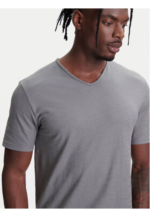 United Colors of Benetton - United Colors Of Benetton T-Shirt 3JE1J4264 Szary Regular Fit. Kolor: szary. Materiał: bawełna