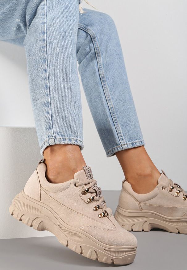 Renee - Beżowe Sneakersy Farwynn. Zapięcie: sznurówki. Kolor: beżowy. Szerokość cholewki: normalna. Wzór: aplikacja