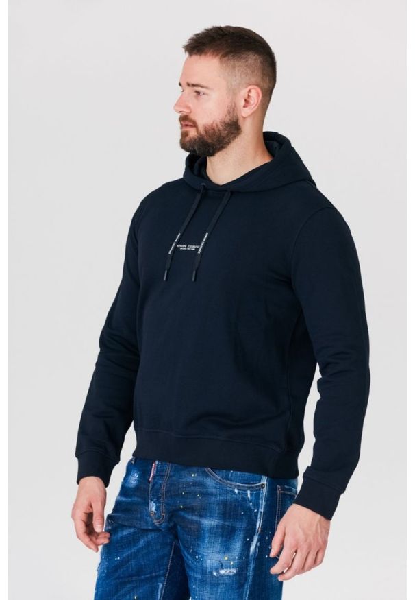 Armani Exchange - ARMANI EXCHANGE Granatowa bluza męska z kapturem i logo, Rozmiar S. Typ kołnierza: kaptur. Kolor: niebieski