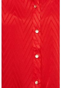 Answear Lab koszula damska kolor czerwony relaxed ze stójką. Typ kołnierza: kołnierzyk stójkowy. Kolor: czerwony. Materiał: tkanina. Długość rękawa: raglanowy rękaw. Styl: wakacyjny #4