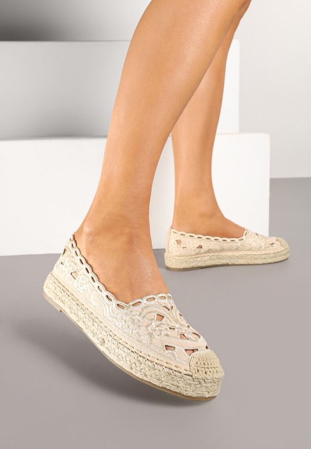 Renee - Beżowe Płaskie Espadryle z Ażurową Cholewką Elearwen. Okazja: na co dzień, na spacer. Kolor: beżowy. Materiał: jeans. Szerokość cholewki: normalna. Wzór: ażurowy. Sezon: lato. Obcas: na płaskiej podeszwie. Styl: casual