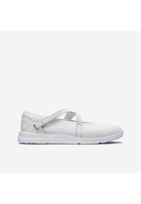 Decathlon - Buty do chodzenia damskie Newfeel PW 160 Br'easy. Nosek buta: otwarty. Zapięcie: pasek. Materiał: materiał. Szerokość cholewki: normalna. Sport: turystyka piesza