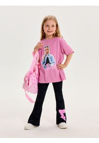 Sinsay - Bawełniane legginsy flare Barbie - czarny. Kolor: czarny. Materiał: bawełna #1