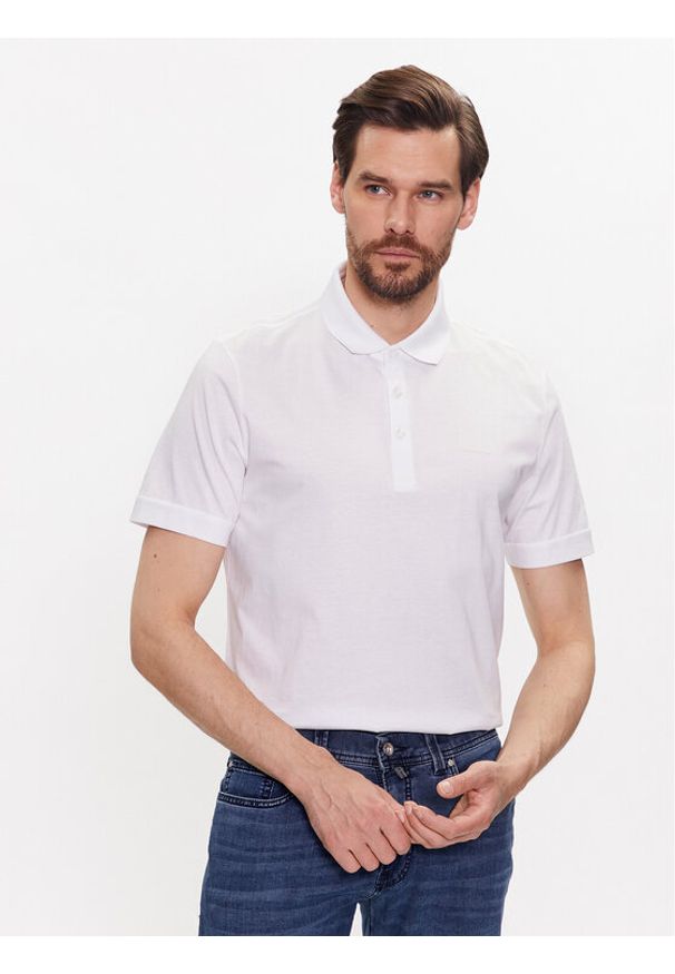 Pierre Cardin Polo 20584/000/2034 Biały Modern Fit. Typ kołnierza: polo. Kolor: biały. Materiał: bawełna