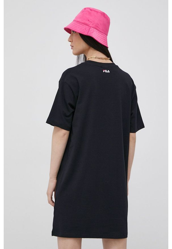 Fila sukienka kolor czarny mini prosta. Kolor: czarny. Materiał: dzianina. Długość rękawa: krótki rękaw. Wzór: nadruk. Typ sukienki: proste. Długość: mini