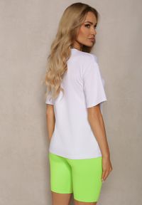 Renee - Zielono-Biały Komplet 2-Częściowy Koszulka z Ozdobnym Nadrukiem i Elastyczne Kolarki High Waist Vannesa. Kolor: zielony. Materiał: tkanina. Wzór: nadruk