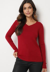 Born2be - Bordowy Sweter z Bawełną i Dekoltem w Serek Etarevia. Okazja: na co dzień. Typ kołnierza: dekolt w serek. Kolor: czerwony. Materiał: bawełna. Styl: casual #3