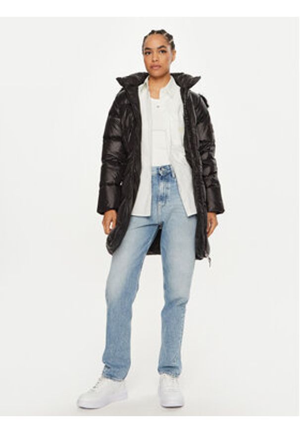 Calvin Klein Kurtka puchowa K20K207734 Czarny Regular Fit. Kolor: czarny. Materiał: syntetyk