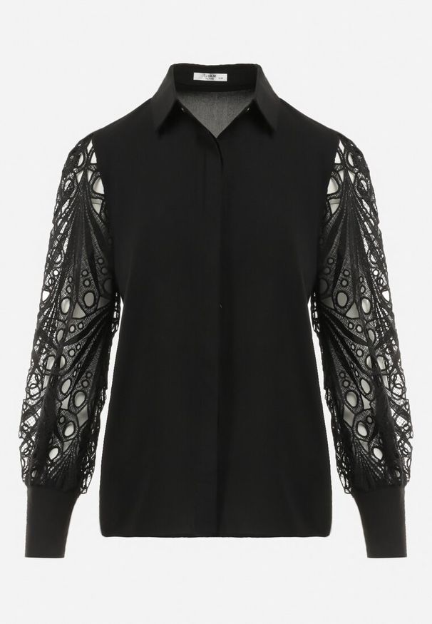 Born2be - Czarna Koszula z Koronkowymi Rękawami Laeneis. Typ kołnierza: kołnierzyk klasyczny. Kolor: czarny. Materiał: koronka. Wzór: ażurowy, gładki, koronka. Styl: elegancki, klasyczny