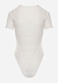 Renee - Białe Body z Koronki o Dopasowanym Kroju z Krótkim Rękawem Adradina. Kolor: biały. Materiał: koronka. Długość rękawa: krótki rękaw. Długość: krótkie. Wzór: koronka #7