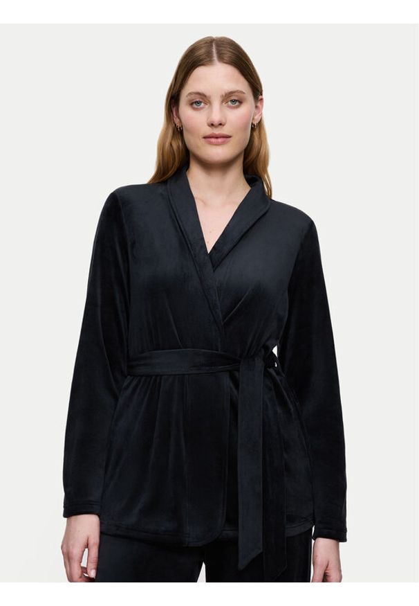 Triumph Koszulka piżamowa Sensual Velour 10225078 Czarny Relaxed Fit. Kolor: czarny. Materiał: syntetyk