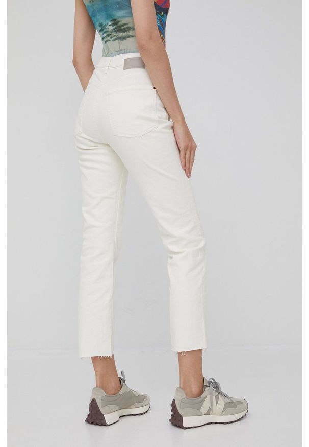 Desigual jeansy damskie high waist. Stan: podwyższony. Kolor: beżowy
