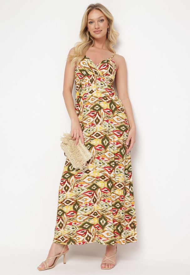 Born2be - Żółto-Zielona Sukienka z Wiskozy na Cienkich Regulowanych Ramiączkach z Gumką w Pasie Bellamoon. Okazja: na co dzień, na spacer. Typ kołnierza: dekolt w kształcie V. Kolor: żółty. Materiał: wiskoza. Długość rękawa: na ramiączkach. Typ sukienki: rozkloszowane. Styl: casual, elegancki