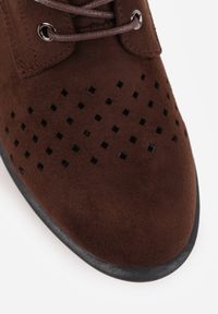 Born2be - Brązowe Botki Trzewiki VICES z Ażurową Cholewką Bissen. Okazja: na co dzień, do pracy, na spotkanie biznesowe. Kolor: brązowy. Materiał: dzianina, materiał, jeans. Szerokość cholewki: normalna. Wzór: ażurowy. Styl: casual, biznesowy, elegancki #9