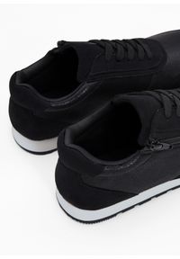 bonprix - Sneakersy z zamkiem. Zapięcie: zamek. Kolor: czarny. Materiał: materiał. Wzór: aplikacja #2