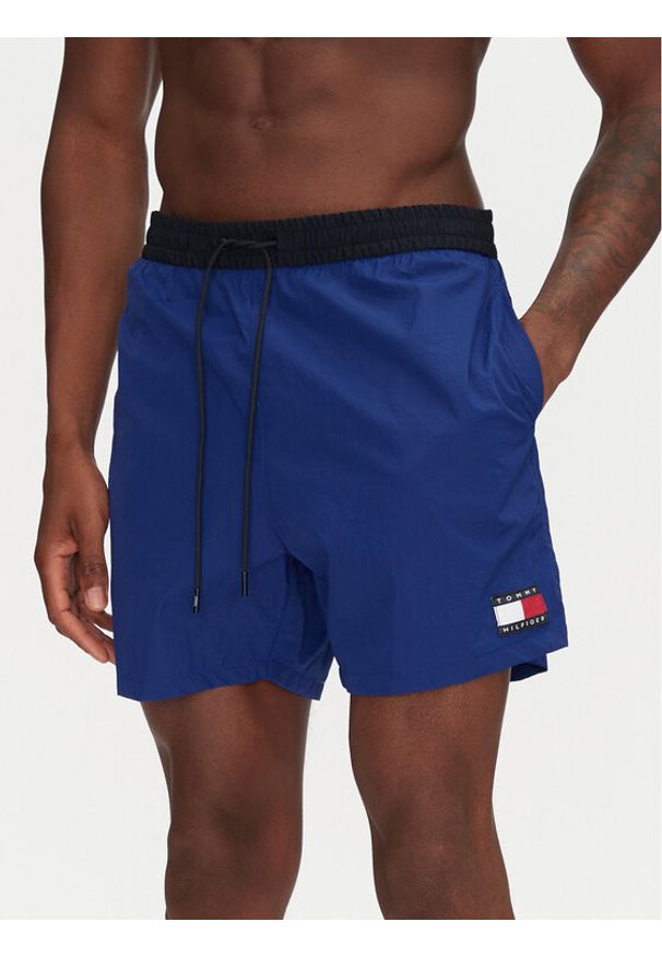 TOMMY HILFIGER - Tommy Hilfiger Szorty kąpielowe UM0UM03455 Niebieski Regular Fit. Kolor: niebieski. Materiał: syntetyk