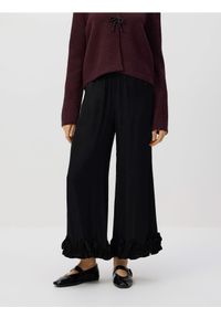 Reserved - Spodnie z wiskozy z falbankami - czarny. Kolor: czarny. Materiał: wiskoza #1