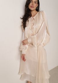 Born2be - Jasnobeżowa Szyfonowa Sukienka Koktajlowa o Rozkloszowanym Kroju Thagune. Okazja: na randkę. Kolor: beżowy. Materiał: szyfon. Styl: wizytowy #3