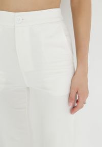 Born2be - Białe Szerokie Spodnie Maellia. Kolor: biały. Materiał: tkanina. Wzór: gładki #3