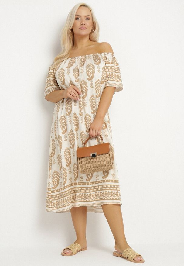 Born2be - Beżowa Wiskozowa Sukienka ze Wzorem Boho Ellivra. Okazja: na co dzień. Kolor: beżowy. Materiał: wiskoza. Wzór: aplikacja. Styl: boho