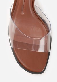 Born2be - Brązowe Klapki z Transparentną Cholewką na Niskiej Szpilce Yalindra. Okazja: na co dzień. Kolor: brązowy. Materiał: jeans. Sezon: lato. Styl: casual, elegancki #9