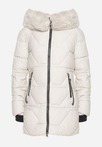 Born2be - Biała Pikowana Kurtka z Dwustronnym Suwakiem i Kapturem z Odpinanym Futrzanym Obszyciem Fenina. Okazja: na spacer. Typ kołnierza: golf. Kolor: biały. Materiał: futro. Styl: klasyczny, elegancki #3