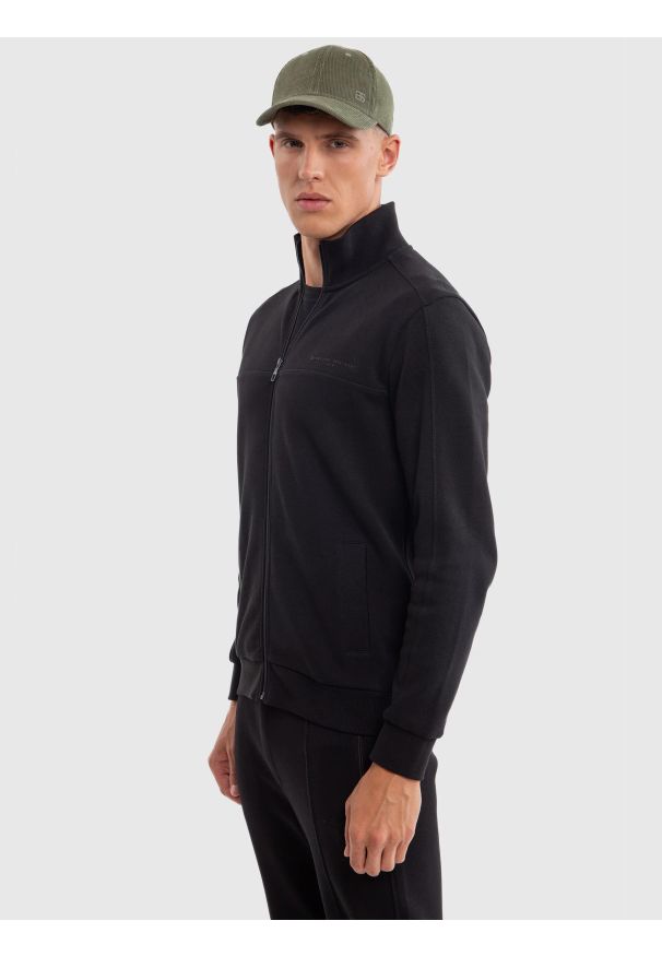 Big-Star - Bluza męska rozpinana ze stójką czarna Wlador 906. Typ kołnierza: kołnierzyk stójkowy. Kolor: czarny. Materiał: dzianina, dresówka, materiał. Długość: długie. Wzór: ze splotem. Sezon: lato. Styl: sportowy, klasyczny, elegancki