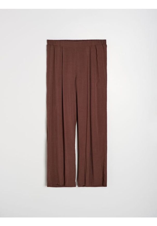 Sinsay - Wiskozowe spodnie palazzo Plus Size - brązowy. Kolekcja: plus size. Kolor: brązowy