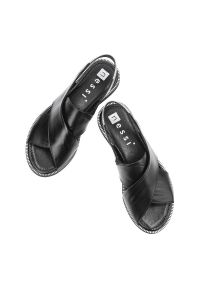 Czarne Sandały Nessi Wygodne Skórzane Buty. Okazja: na co dzień. Zapięcie: pasek. Kolor: czarny. Materiał: skóra. Sezon: lato. Styl: casual, klasyczny, elegancki #6