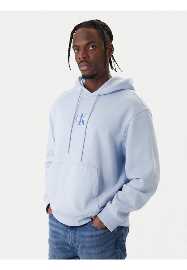 Calvin Klein Jeans Bluza LV04RD243G Niebieski jasny Regular Fit. Kolor: niebieski. Materiał: bawełna