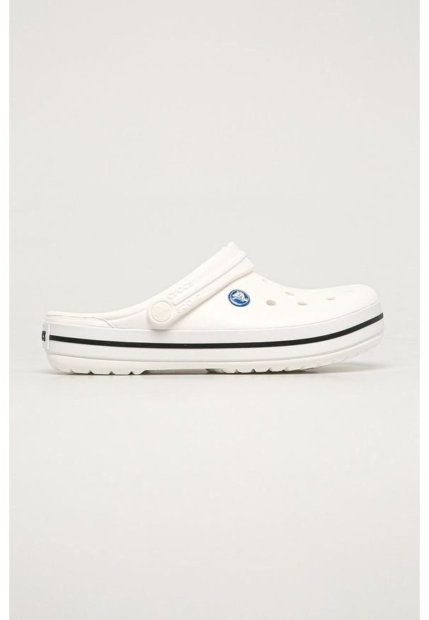 Crocs - Klapki. Kolor: biały. Materiał: materiał. Wzór: gładki. Obcas: na obcasie. Wysokość obcasa: niski