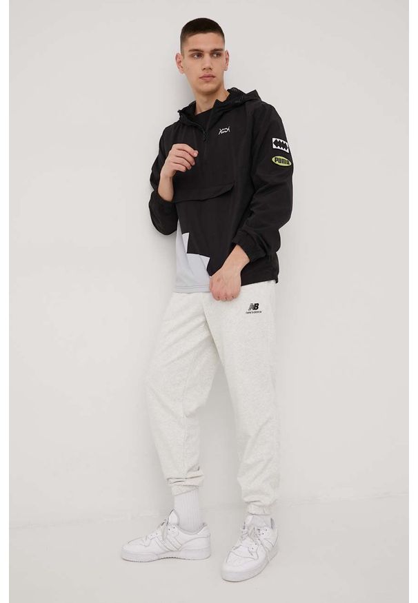 New Balance spodnie dresowe bawełniane męskie kolor szary gładkie. Kolor: szary. Materiał: dresówka, bawełna. Wzór: gładki