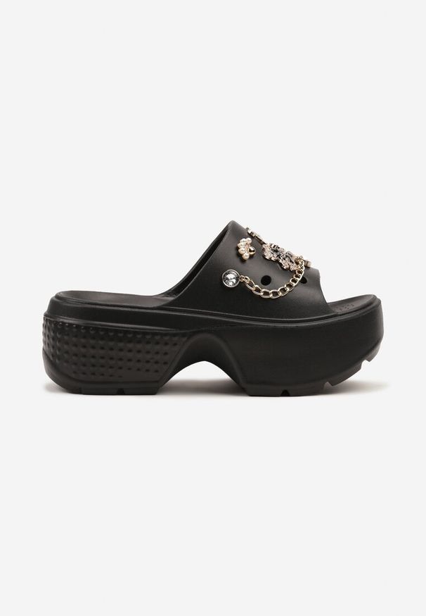 Born2be - Czarne Piankowe Klapki na Grubej Podeszwie Zdobione Aplikacjami Savalique. Okazja: na co dzień, na plażę. Kolor: czarny. Materiał: jeans. Wzór: aplikacja. Styl: elegancki, casual