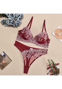 Intica - Komplet bielizny z haftem i usztywnianymi miseczkami Airi. Kolor: czerwony. Materiał: materiał. Wzór: haft #1