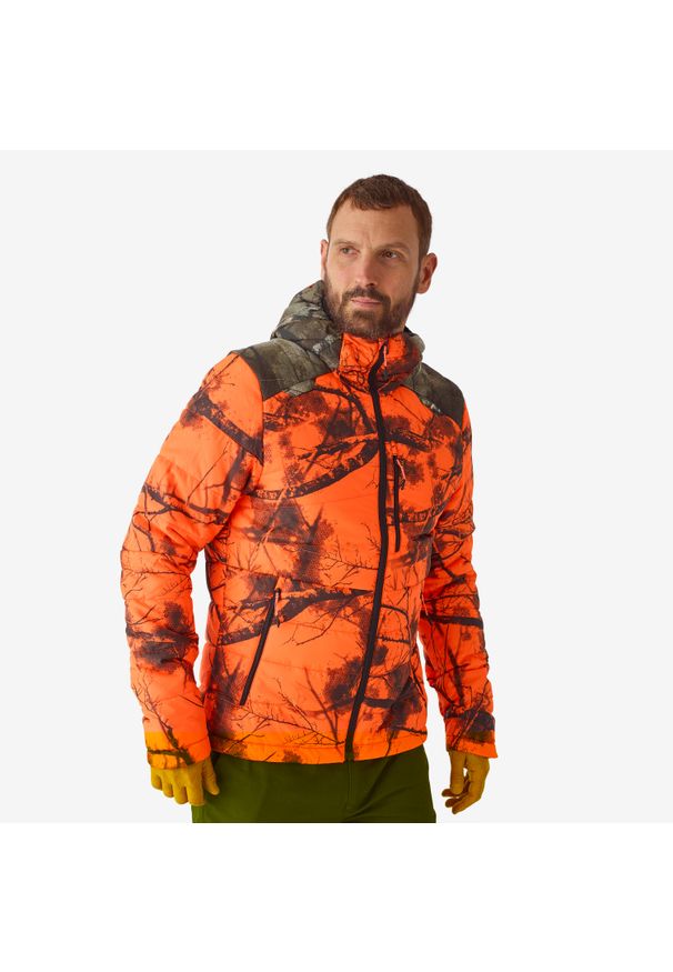 SOLOGNAC - Kurtka myśliwska zimowa Solognac 900 camo treemetic fluo. Kolor: pomarańczowy. Materiał: poliamid, poliester, materiał. Sezon: zima