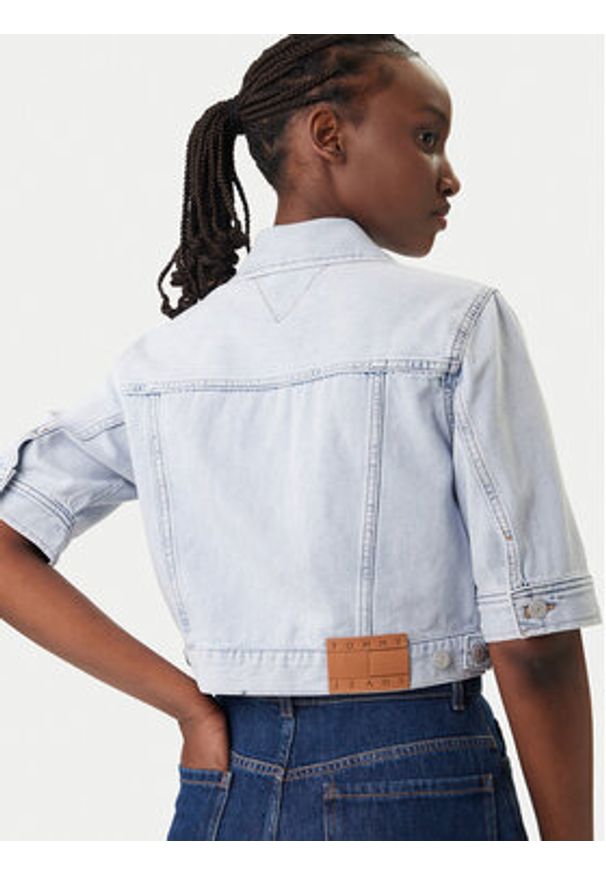 Tommy Jeans Kurtka jeansowa DW0DW22388 Błękitny Regular Fit. Kolor: niebieski. Materiał: bawełna