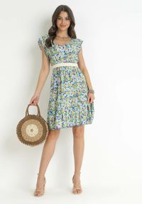 Born2be - Zielono-Granatowa Sukienka Mini z Gumką w Pasie i Falbankami z Bawełny Shelbin. Typ kołnierza: kołnierz z falbankami. Kolor: zielony. Materiał: bawełna. Długość: mini #2