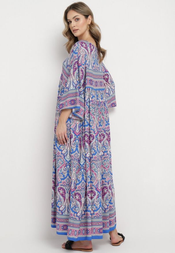 Born2be - Niebiesko-Fioletowa Długa Sukienka Rozkloszowana z Rękawami 3/4 we Wzór Paisley Amarethia. Kolor: niebieski. Wzór: paisley. Styl: boho. Długość: maxi