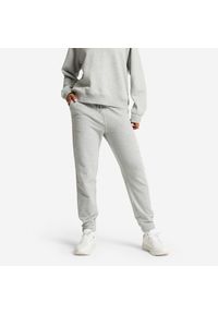 DOMYOS - Spodnie dresowe damskie Domyos Gym & Pilates. Kolor: szary. Materiał: poliester, bawełna, elastan, materiał. Wzór: ze splotem. Sport: joga i pilates #1