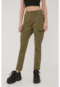 Superdry spodnie damskie kolor zielony fason cargo high waist. Stan: podwyższony. Kolor: zielony. Materiał: bawełna, tkanina