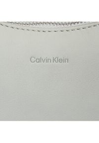 Calvin Klein Torebka Soft Crossbody K60K612112 Szary. Kolor: szary. Materiał: skórzane