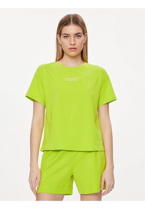 United Colors of Benetton - United Colors Of Benetton Koszulka piżamowa 30963M04R Zielony Regular Fit. Kolor: zielony. Materiał: bawełna