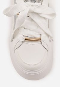 Born2be - Białe Sneakersy na Grubej Podeszwie z Metalicznymi Wstawkami i Nitami Azirra. Kolor: biały. Materiał: jeans. Szerokość cholewki: normalna #4