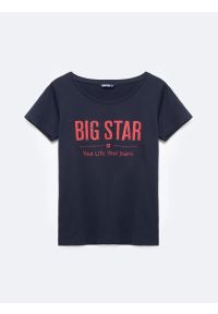 Big-Star - Koszulka damska o klasycznym kroju granatowa Brunona 403. Kolor: niebieski. Materiał: dzianina, bawełna, materiał, skóra. Długość rękawa: krótki rękaw. Długość: krótkie. Wzór: nadruk, napisy. Styl: klasyczny