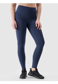 4f - Legginsy treningowe z materiału z recyklingu damskie - granatowe. Stan: podwyższony. Kolor: niebieski. Materiał: materiał. Wzór: jednolity, ze splotem, gładki. Sport: fitness