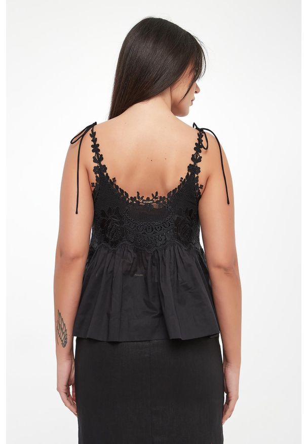 Twinset Milano - Top damska z koronką TWINSET. Materiał: koronka. Wzór: koronka