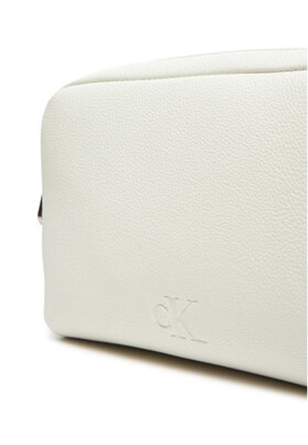 Calvin Klein Jeans Torebka Ultralight Ew Dble Zip Camera Ba LV04K3124G Biały. Kolor: biały. Materiał: skórzane