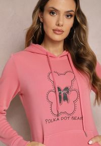 Renee - Różowa Bluza Kangurka ze Ściągaczami z Nadrukiem i Polarem Simunsa. Kolor: różowy. Materiał: polar. Wzór: nadruk. Styl: klasyczny #4