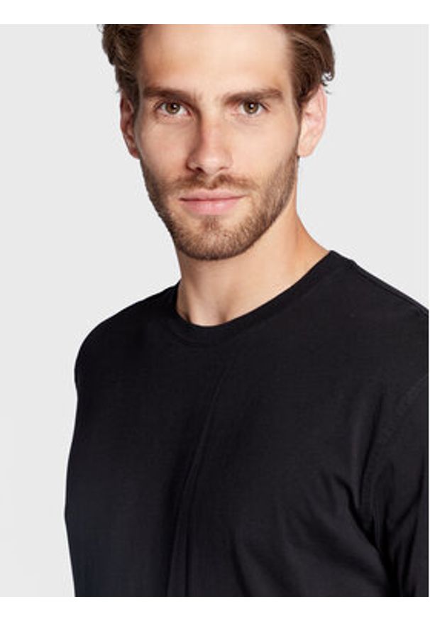 Sisley T-Shirt 3I1XS101J Czarny Regular Fit. Kolor: czarny. Materiał: bawełna