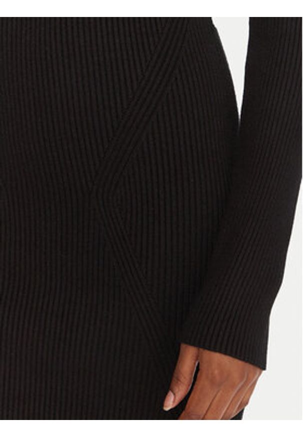 Guess Sukienka codzienna W5BK45 Z0572 Czarny Slim Fit. Okazja: na co dzień. Kolor: czarny. Materiał: syntetyk. Typ sukienki: proste. Styl: casual